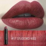 17 Studded Kiss